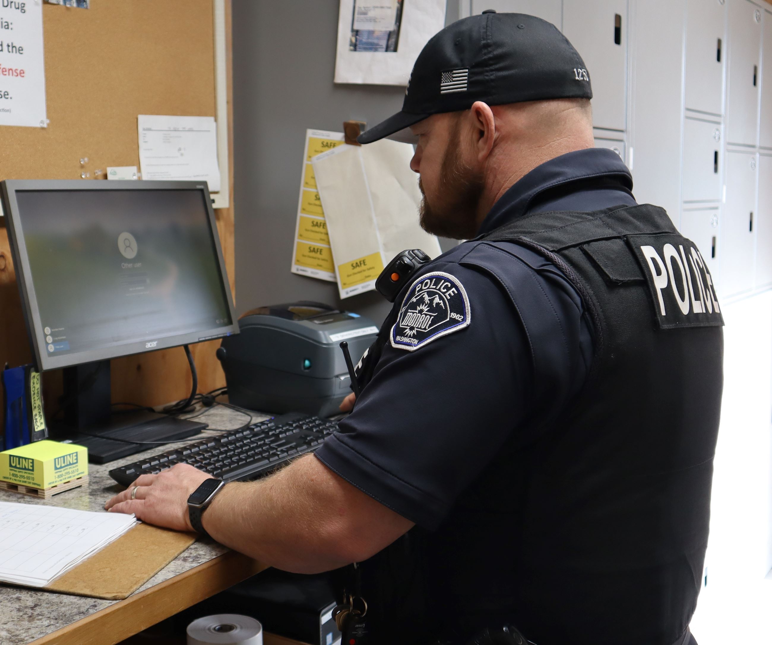 EvidenceRoomOfcrDesk